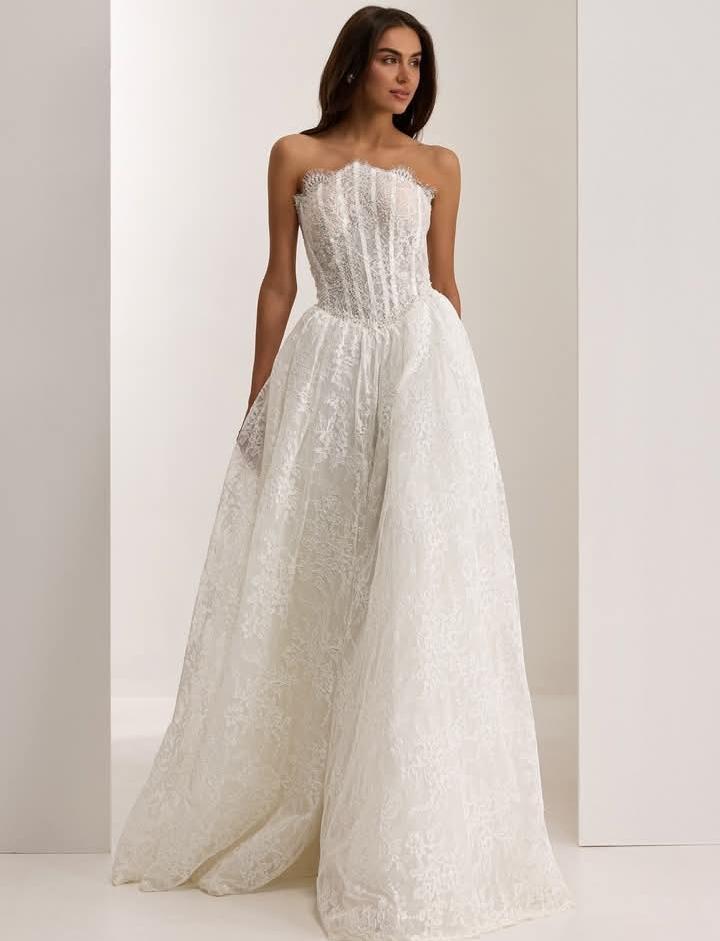 Blonde prinsesse brudekjole 